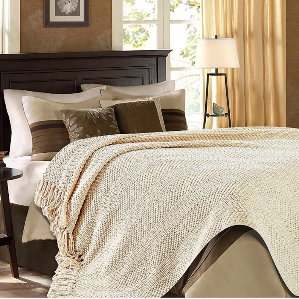 White Smoke Knitted Super Soft Throw Blanket - Picture 4 of 6